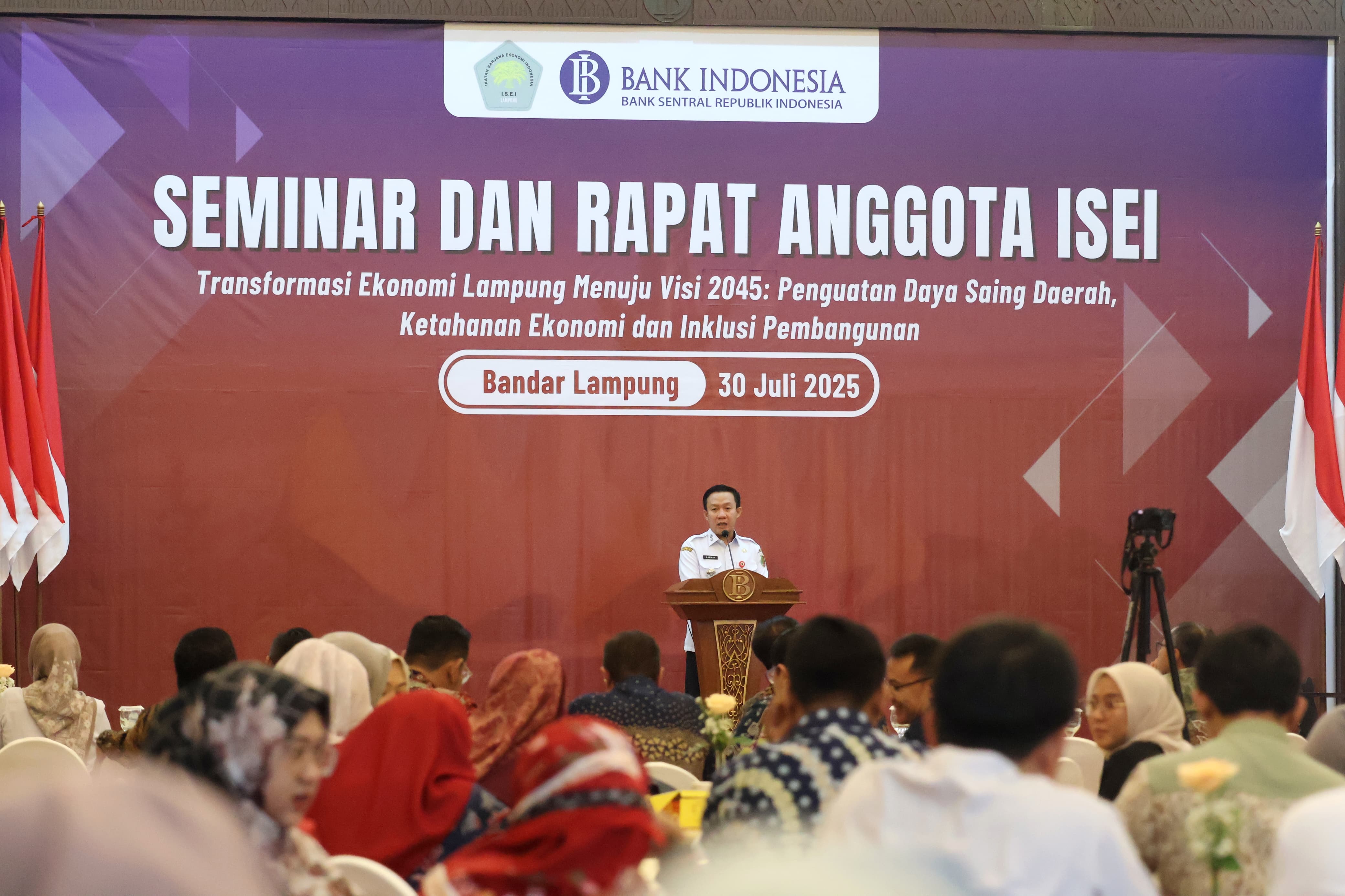 Sekdaprov Marindo Buka Seminar ISEI 2025: Dorong Transformasi Ekonomi Menuju Lampung Maju